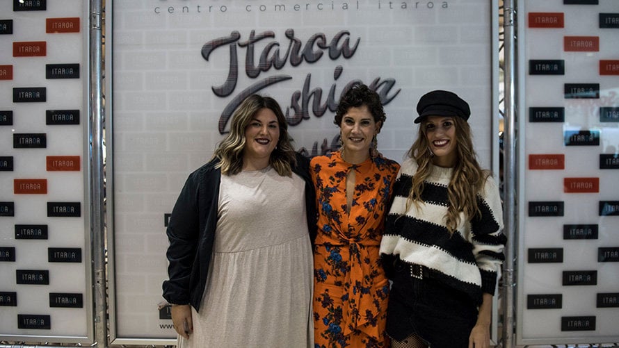 Las influencers de moda Beatriz Canalejo, Jessifer Usandizaga y Raquel Rodríguez se dan cita en Itaroa. MIGUEL OSÉS