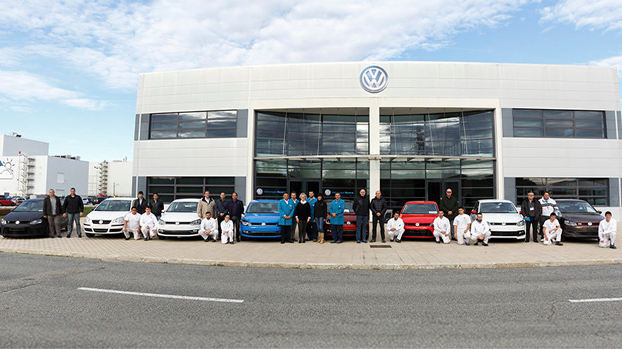 Los polos donados por Volkswagen a centros educativos