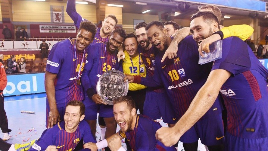 El Barcelona celebra el título en León. Twitter asobal.