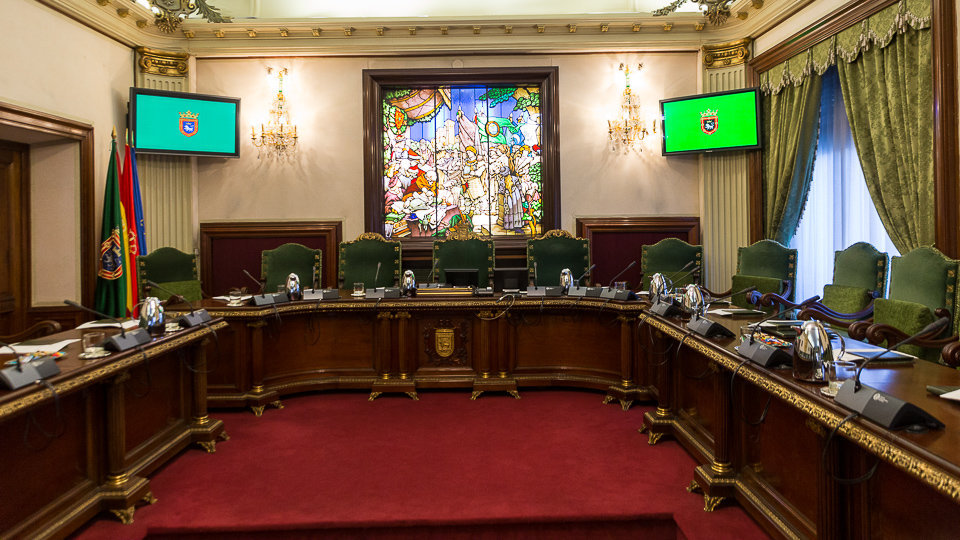 Salón de Plenos del Ayuntamiento de Pamplona (03). IÑIGO ALZUGARAY