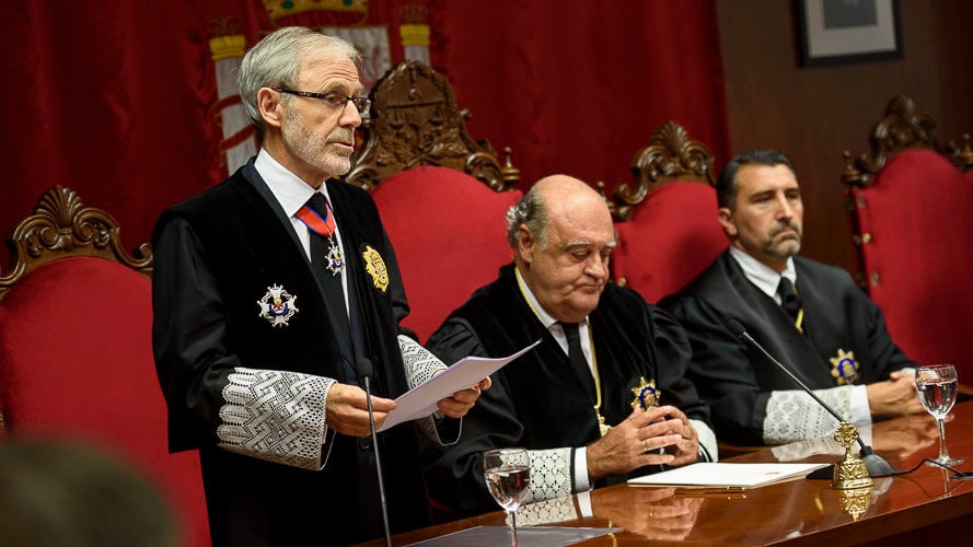 José Antonio Sánchez, Fiscal General de Navarra, interviene en un acto junto a Joaquín Galve, presidente del TSJN. PABLO LASAOSA