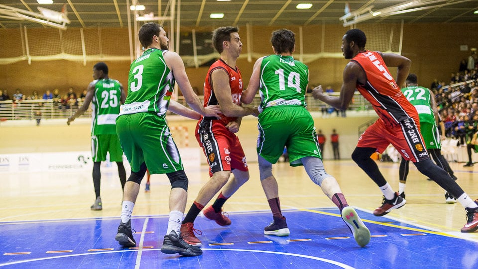 Partido entre Basket Navarra y La Roda disputado en el Pabellón Arrosadía (04). IÑIGO ALZUGARAY