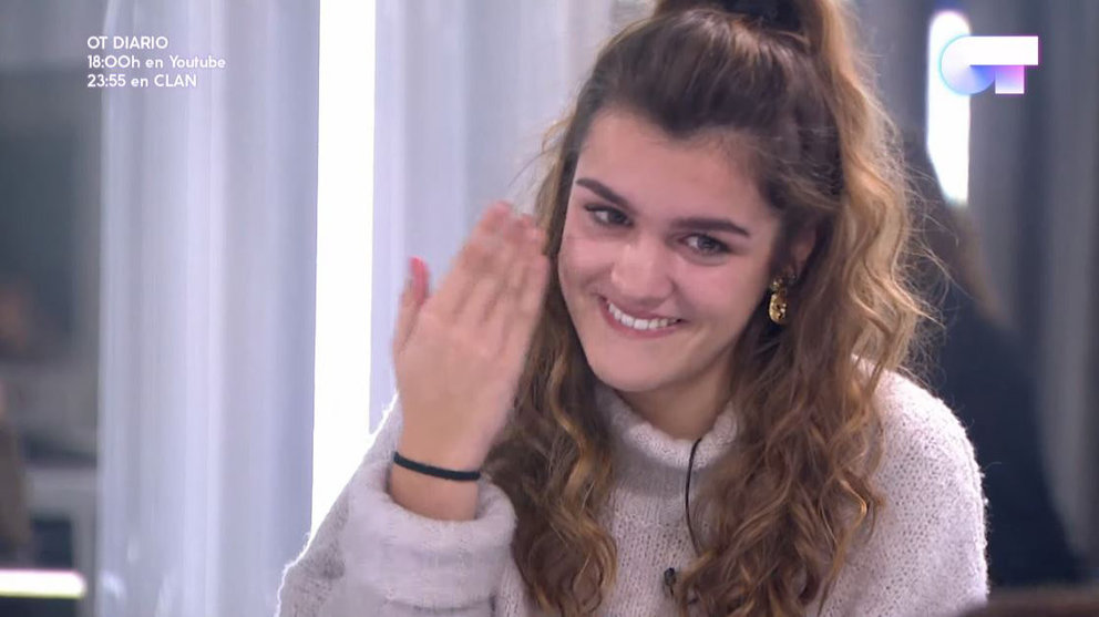 Amaia Romero escucha por primera vez el tema que Rozalen ha compuesto para que ella trate de representar a España en Eurovisión RTVE
