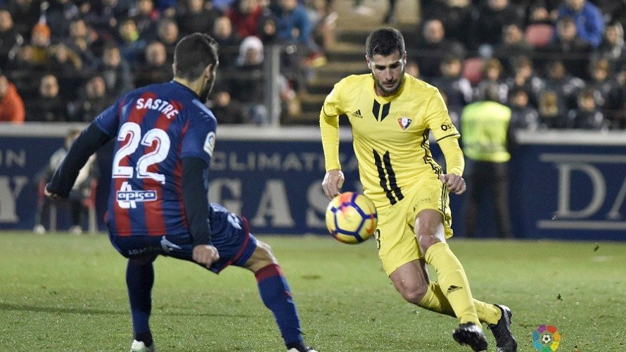 Fran Mérida en el partido Huesca - Osasuna. La Liga.
