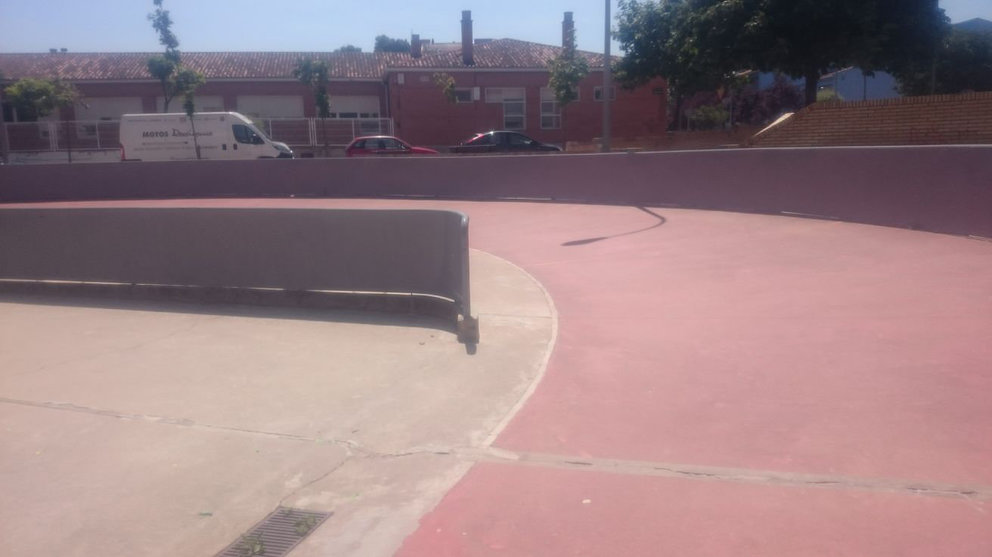 La peligrosa valla en el patinodromo de Tudela que padre y club reclaman retirar al Ayuntamiento CEDIDA