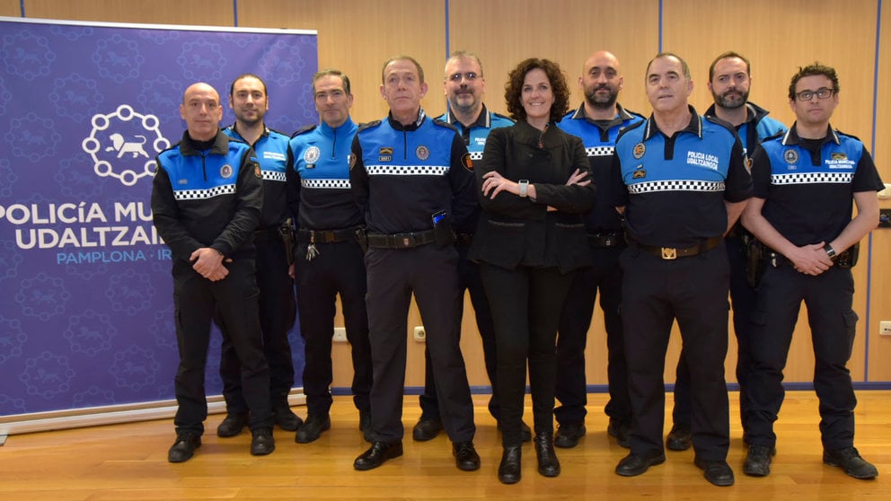 La concejala de Seguridad Ciudadna, Itziar Gómez, durante la firma del Ayuntamiento de Pamplona para adherirse al Convenio de Colaboración de las Policías Municipales de la Comarca. CEDIDA