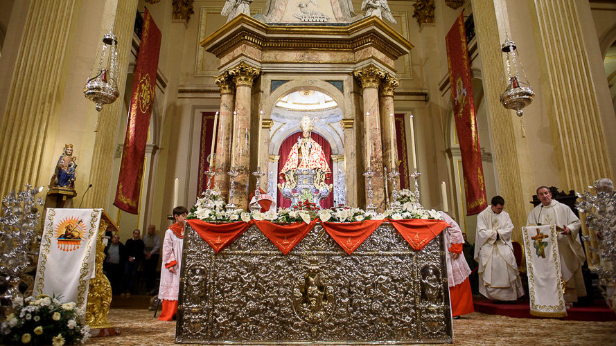 Celebración del cuarto peldaño de la escalera de San Fermín con una misa en la capilla del santo. PABLO LASAOSA (13)