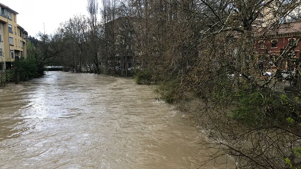 La gran crecida del río Ega a su paso por Estella NAVARRACOM