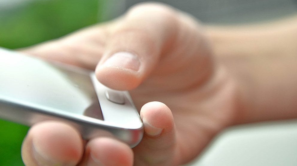 Algunos móviles permiten desbloquear la pantalla mediante huella dactilar
