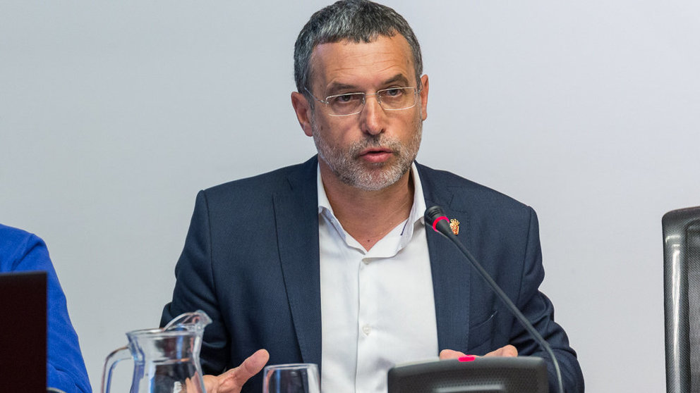 Comparecencia de Miguel Laparra, consejero de Derechos Sociales, para explicar los pliegos para el contrato de asistencia técnica para la gestión de un Centro de Día (35). IÑIGO ALZUGARAY