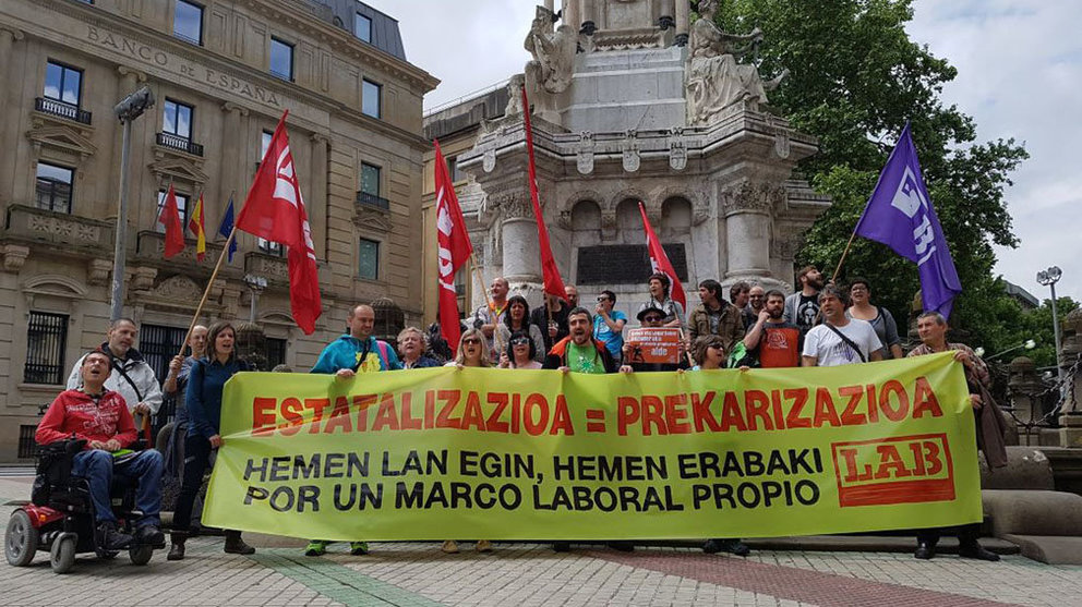 Una de las concentraciones en Pamplona de LAB para denunciar la estatalización de los convenios laborales Foto LAB