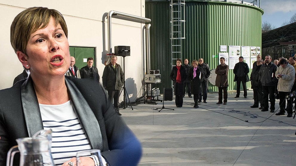 Imagen de la presidenta del Gobierno de Navarra, Uxue Barkos, junto a una fotografía de la inauguración de la planta de biogás de Ulzama NAVARRACOM