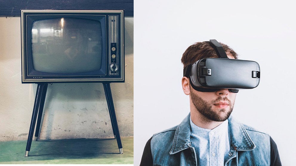 Una televisión antigua junto a un hombre con unas gafas de realidad virtual