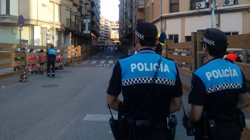 Policías municipales en Tudela durante las fiestas de Santa Ana POLICÍA MUNICIPAL DE TUDELA