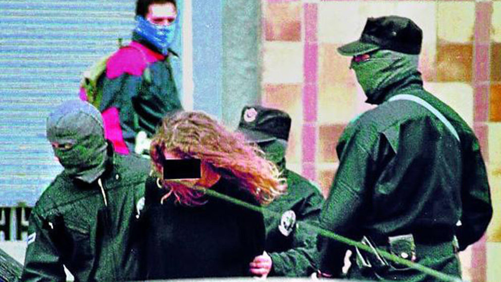 Momento de la detención de la terrorista Olga Sanz en 1998, ahora trasladado de un cárcel asturiana a una vasca. EFE