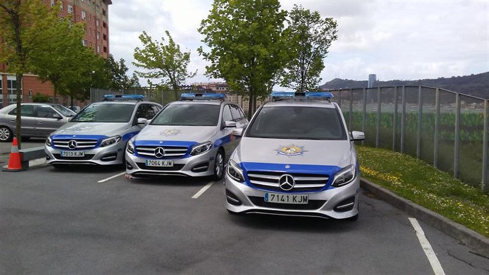 Los nuevos coches patrulla Mercedes de la Policía Municipal de Bilbao. AYUNTAMIENTO DE BILBAO