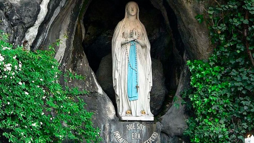 La Gruta de la Virgen de Lourdes ARCHIVO