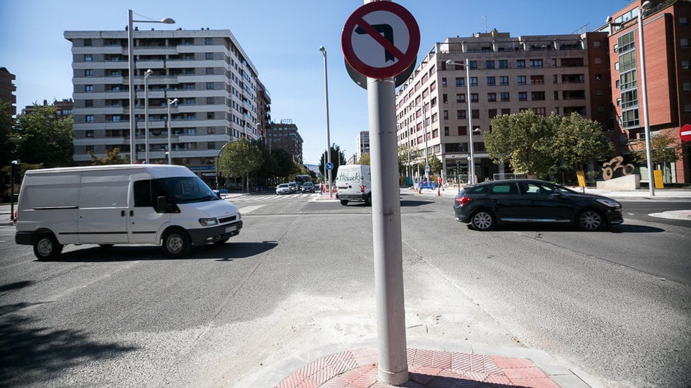 Avenida de Pio XII en su cruce con la calle de La Rioja y la calle Iturrama (07). IÑIGO ALZUGARAY