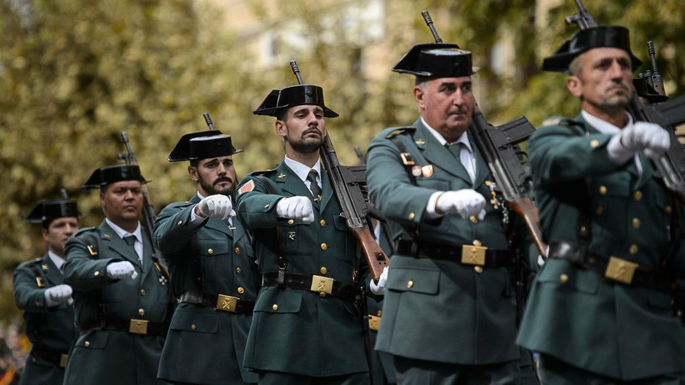 La Guardia Civil clebra su patrona con un desfile en el centro de Pamplona. PABLO LASAOSA 46