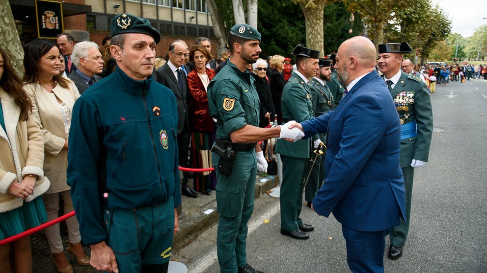 La Guardia Civil clebra su patrona con un desfile en el centro de Pamplona. PABLO LASAOSA 48
