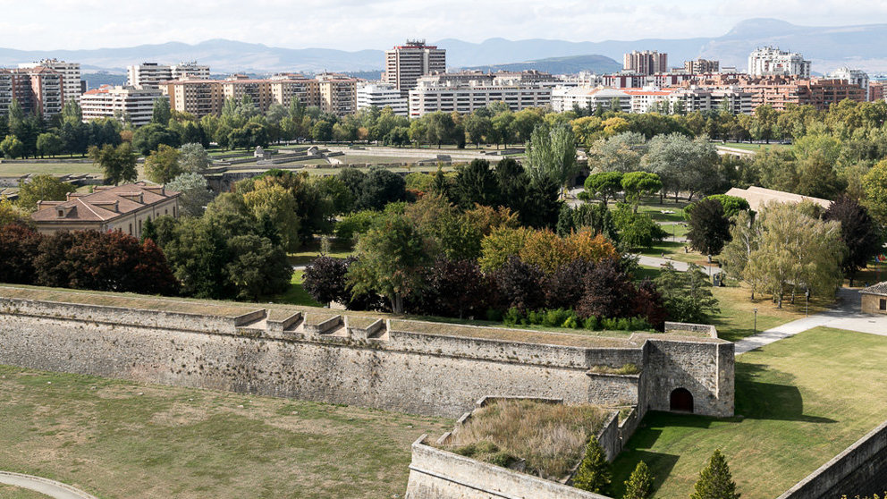 Vista de la Vuelta del Castillo de Pamplona (05). IÑIGO ALZUGARAY