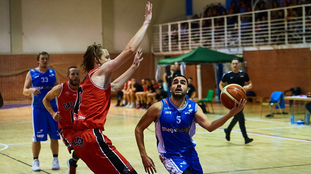 FNB Ardoi Basket - La Gallofa en el Pabellón de Zizur Mayor. MIGUEL OSÉS 12