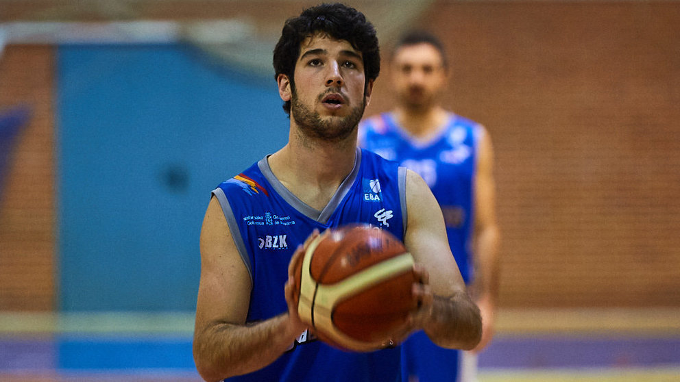 FNB Ardoi Basket - La Gallofa en el Pabellón de Zizur Mayor. MIGUEL OSÉS 22