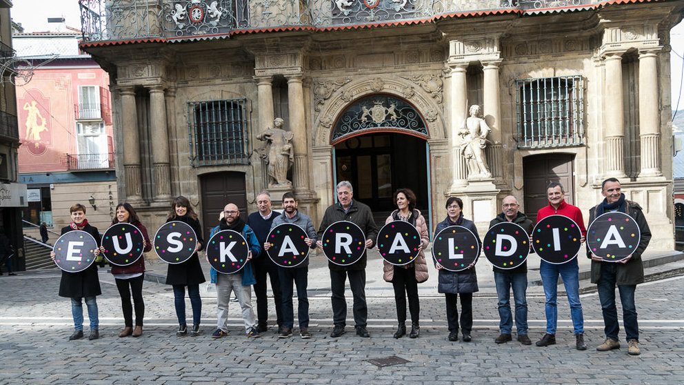 El Ayuntamiento de Pamplona se une a la iniciativa 'Euskaraldia' para fomentar el uso del euskera entre la ciudadanía (05). IÑIGO ALZUGARAY