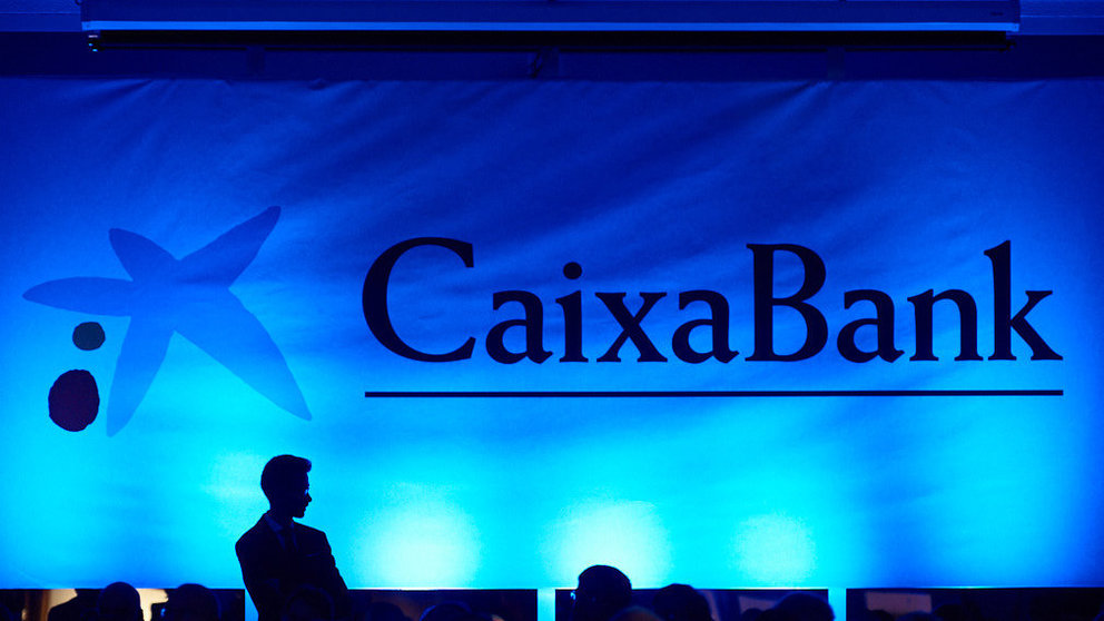 La Obra Social de CaixaBank en Navarra presenta su balance en un acto al que asiste la presidenta del Gobierno, Uxue Barkos. MIGUEL OSÉS 6