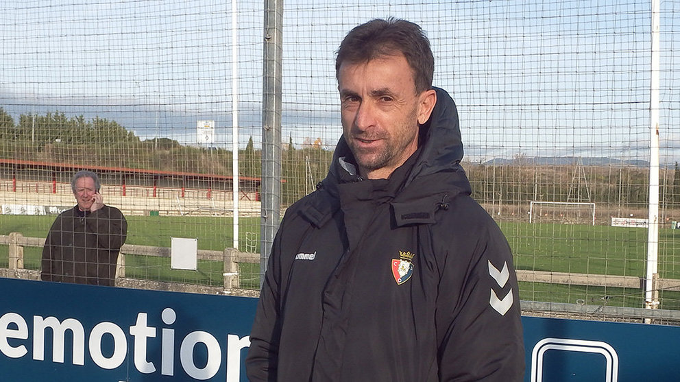 El entrenador de Osasuna Promesas, Santiago Castillejo, en Tajonar. Navarra.com