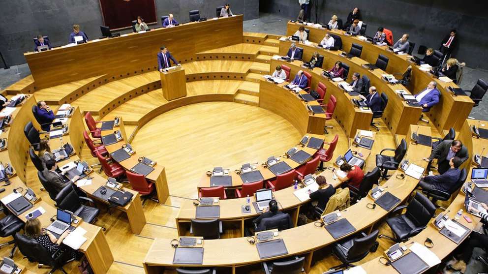 Una sesión del Parlamento de Navarra ARCHIVO
