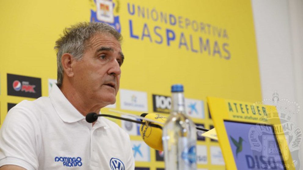 Paco Herrera en rueda de prensa con la UD Las Palmas. Web UD L.Palmas.