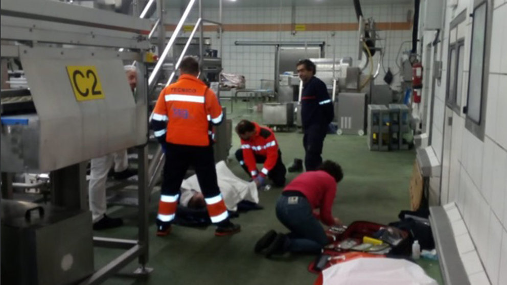 Imagen del accidente laboral producido en la empresa Argal de Lumbier. BOMBEROS DE NAVARRA