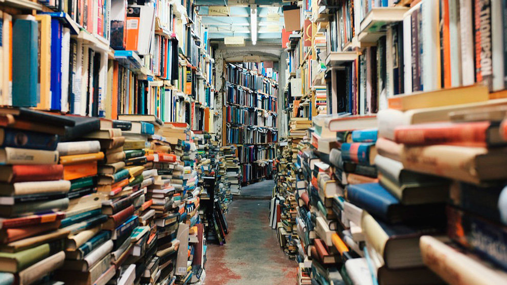 Nuestras riquezas narra la historia fascinante de una pequeña librería en Argel