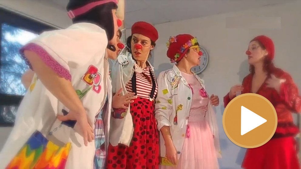 Parte del elenco de clowns femeninas que participarán en el estreno de la obra Viaje en zapato en el Teatro Gayarre YOUTUBE1