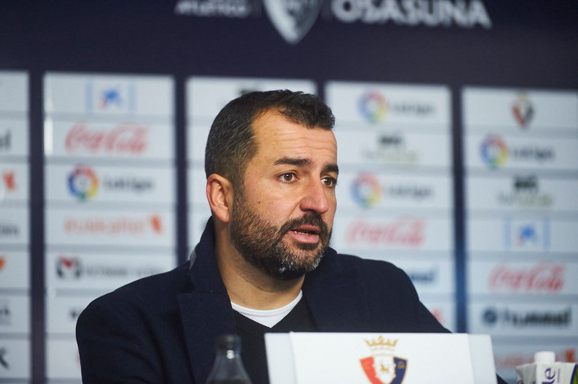 Diego Martínez, entrenador del Granada, en rueda de prensa tras el partido. MIGUEL OSÉS