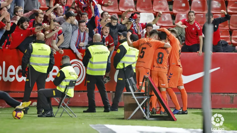 Imagen del Real Sporting - C.A. Osasuna en el estadio El Molinón. LA LIGA123