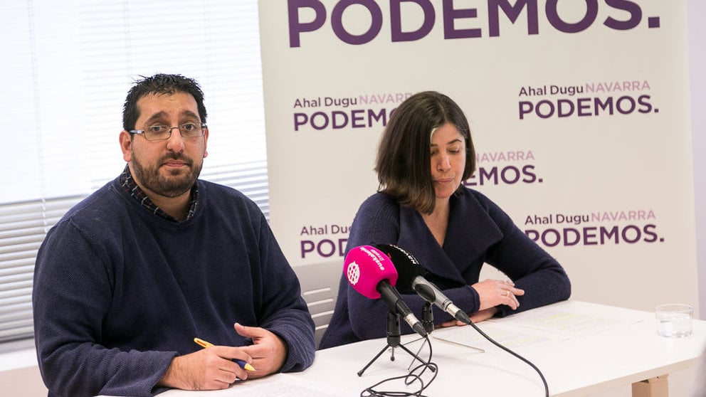 Presentación de los candidatos de Podemos al Ayuntamiento de Pamplona, Gaxan Sad, candidato a la alcaldía, y Alicia Izquierdo, número dos en la lista (06). IÑIGO ALZUGARAY