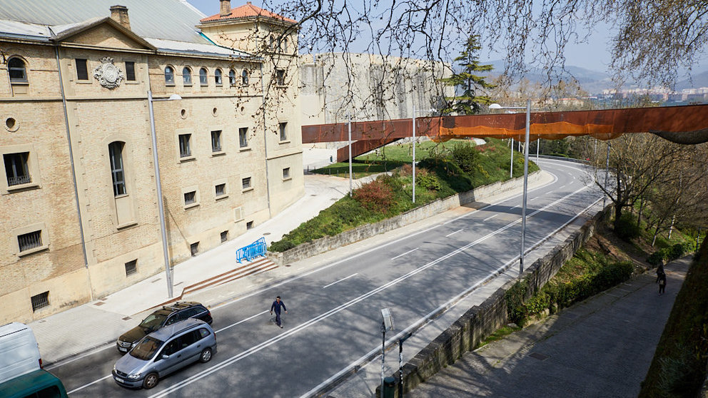 Pasarela peatonal en la cuesta de Labrit de Pamplona (10). IÑIGO ALZUGARAY