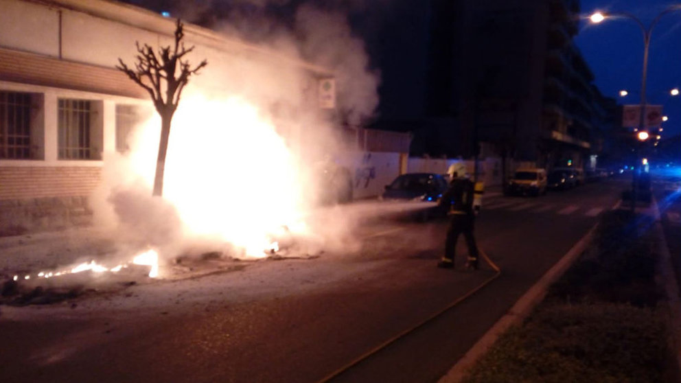Incendio de unos contenedores en Tudela (2) BOMBEROS DE NAVARRA
