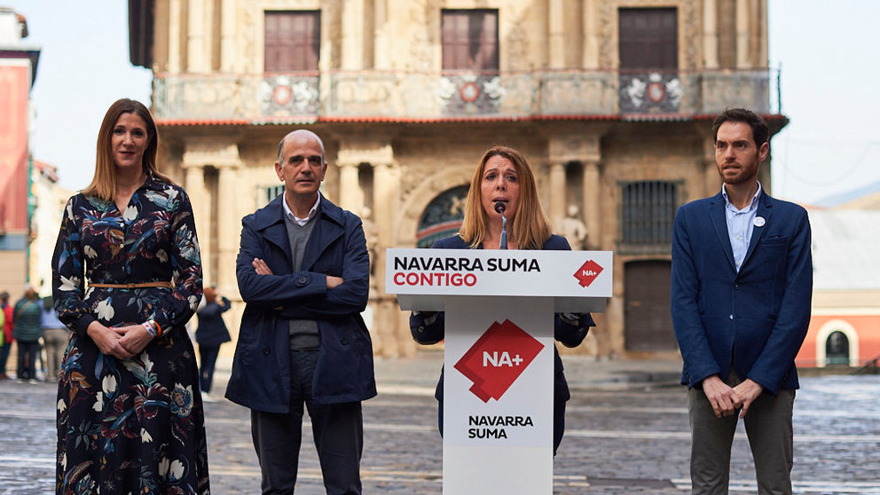 Navarra Suma en comparecencia de prensa en la Plaza del Ayuntamiento de Pamplona. PABLO LASAOSA 1