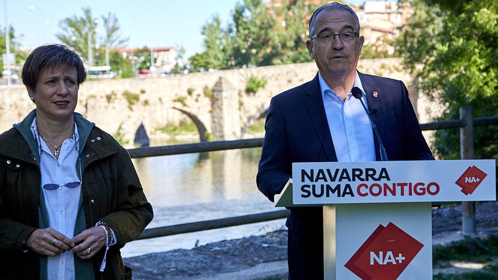 El candidato de Navarra Suma a la Alcaldía de Pamplona, Enrique Maya, en un acto electoral en Pamplona (07). IÑIGO ALZUGARAY