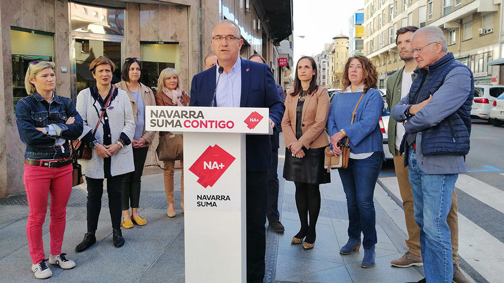 El candidato de Navarra Suma a la alcaldía de Pamplona, Enrique Maya, realiza un acto para presentar sus propuestas a favor de los comercios locales NAVARRA SUMA