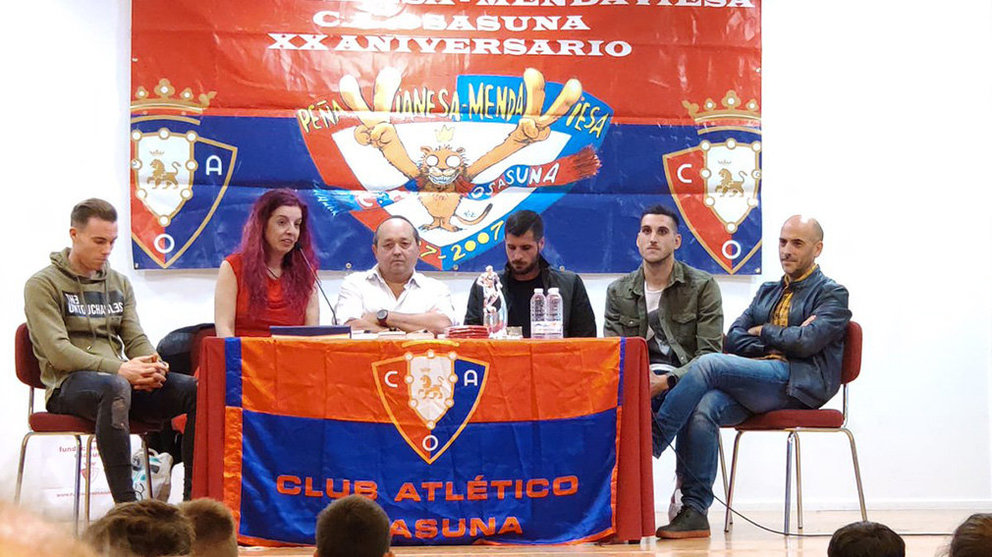 Charla - coloquio de la Peña Vianesa - Mendaviesa con jugadores de Osasuna. @osasunistas.