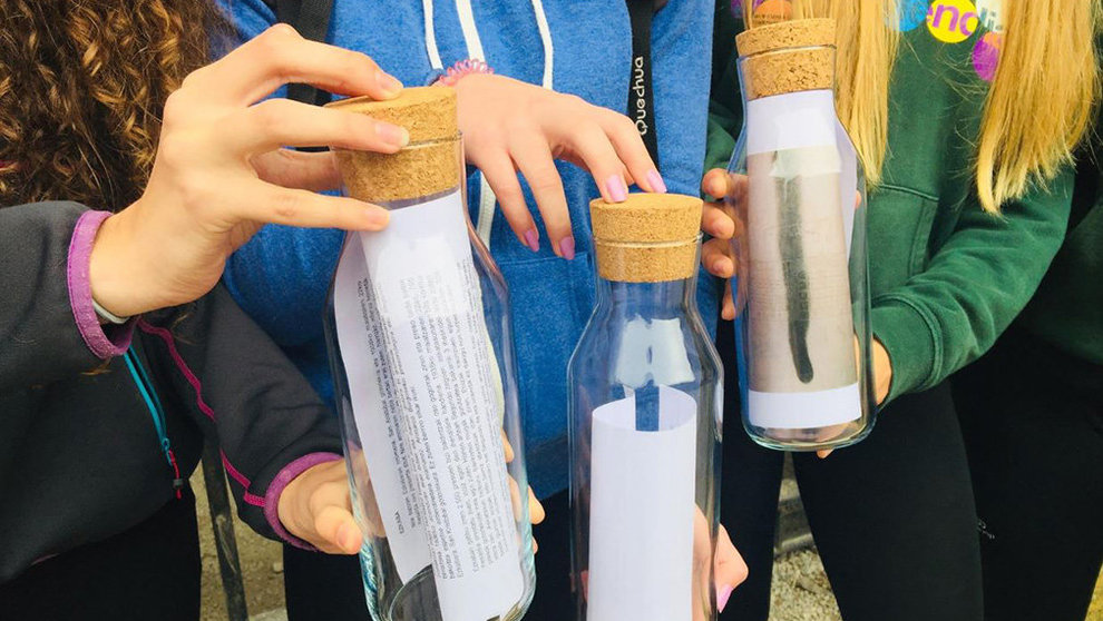 Cerca de 400 estudiantes recorren la GR-225 en la segunda edición de Las botellas de la libertad GOBIERNO DE NAVARRA