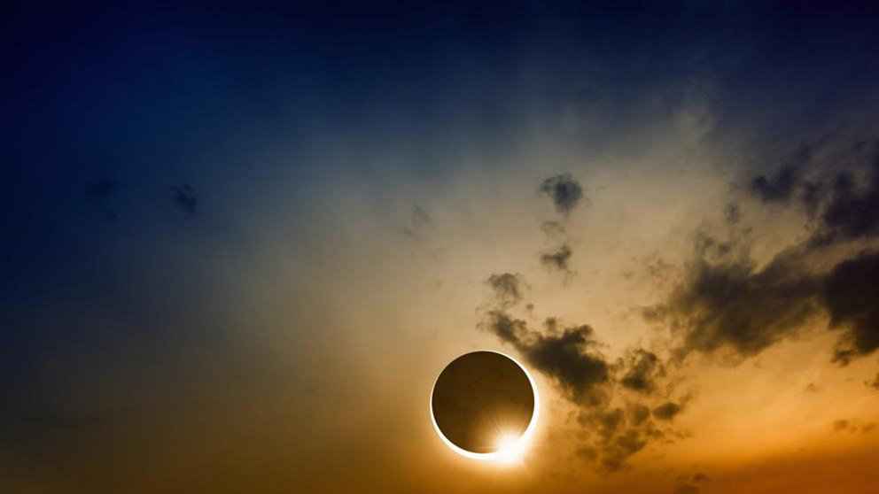 Imagen de un eclipse de sol total ARCHIVO