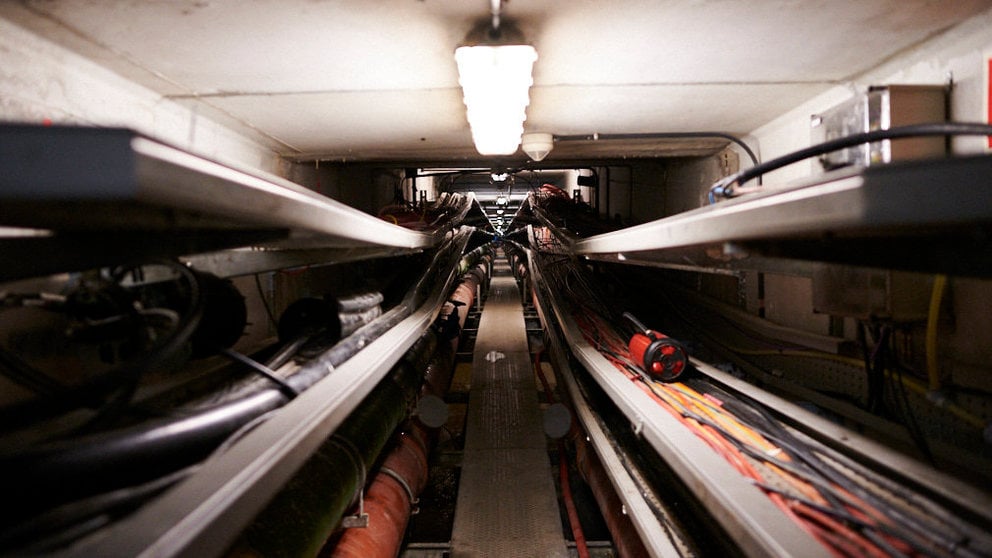 La unidad de subsuelo de Policía Nacional inspecciona los túneles subterráneos de Pamplona el día antes de que empieze San Fermín 2019. PABLO LASAOSA 14