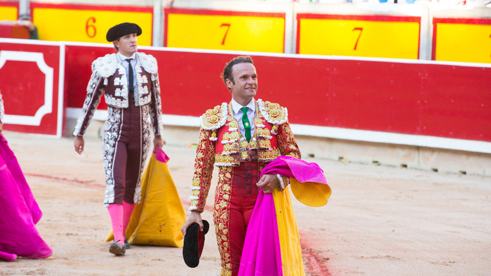 Antonio Ferrera, el Juli y Pablo Aguado lidian con los Victoriano del Rio en la quinta corrida de las fiestas. Alejandro Velasco-77