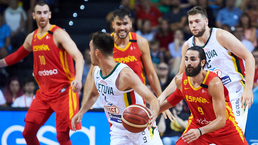 La selección española de baloncesto se entrena en el Navarra Arena tres de ju...