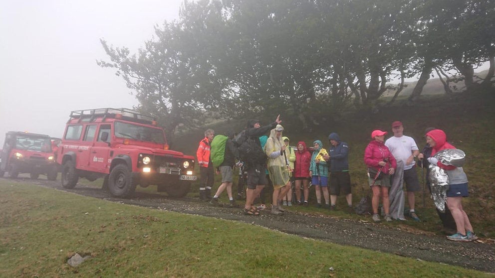 Bomberos auxilian a un grupo de 20 peregrinos en el Camino de Santiago que presentaban síntomas de hipotermia GOBIERNO DE NAVARRA